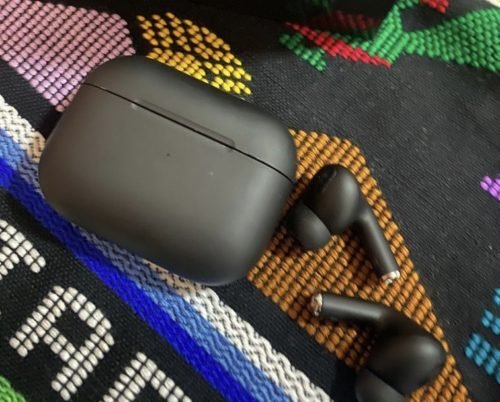 blackpods vs airpods